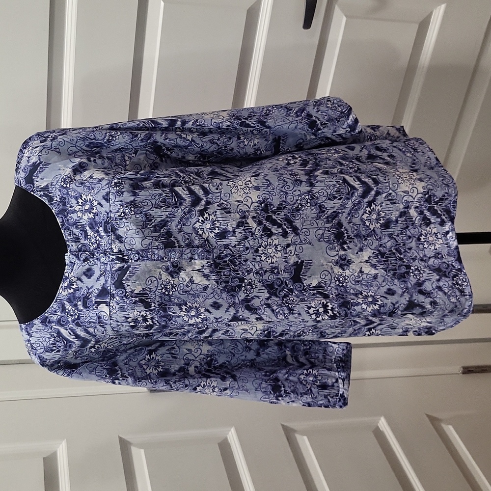 WESTBOUND WOMAN BLUE FLORAL PRINT PULL OVER FRONT BUTTONS SIZE 3X